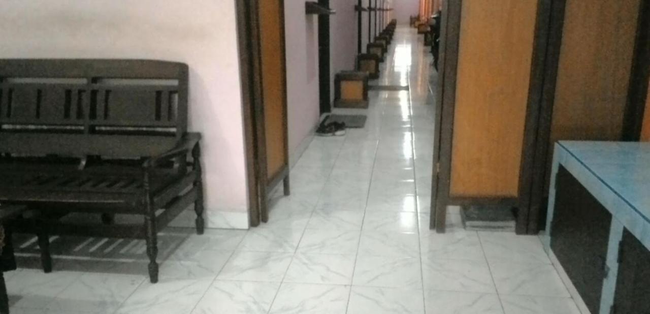 Hotel Erysa Juanda Sedati Kültér fotó