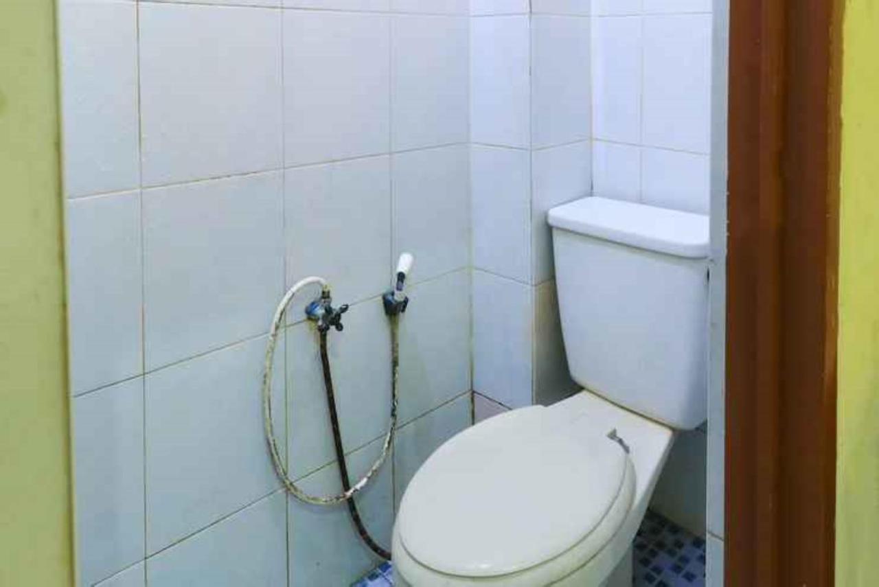 Hotel Erysa Juanda Sedati Kültér fotó