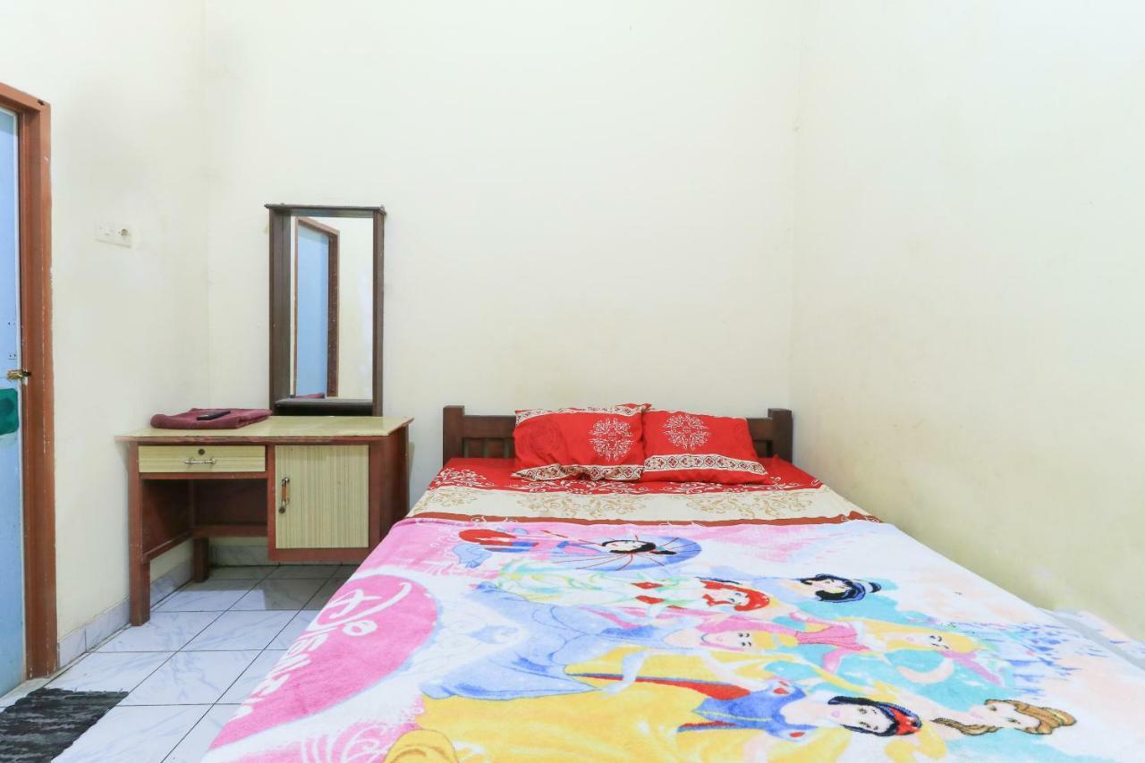 Hotel Erysa Juanda Sedati Kültér fotó