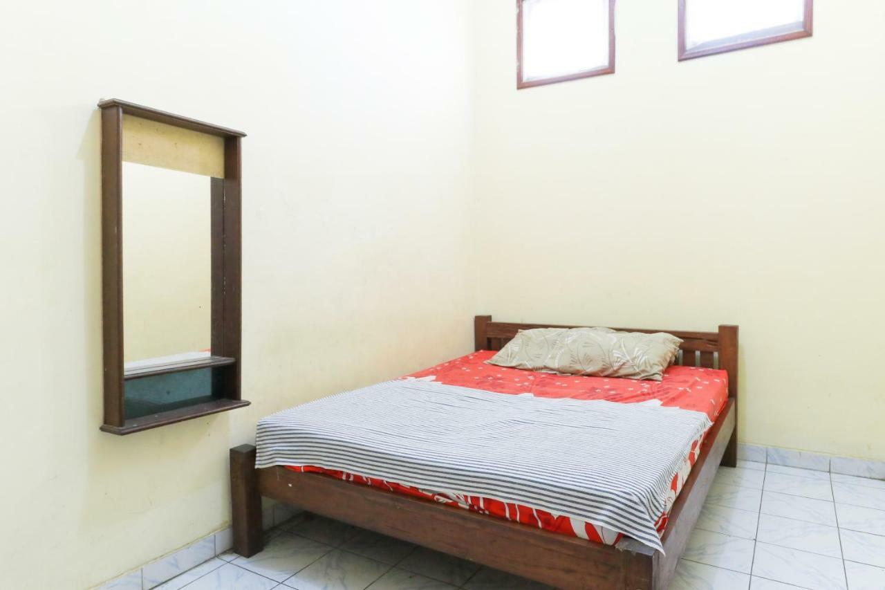 Hotel Erysa Juanda Sedati Kültér fotó